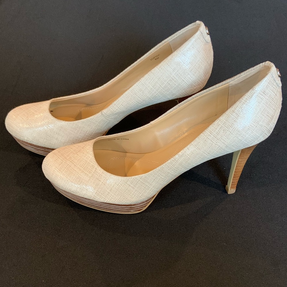 Tahari Sophia Tan Heel with Brown Platform
